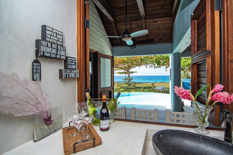 Ocean Front Caribbean Sea Villa - Brown Shuggah (Ocho Rios) - Llandovery Estate, Jamaica
