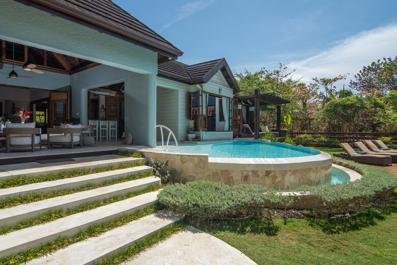 Ocean Front Caribbean Sea Villa - Brown Shuggah (Ocho Rios) - Llandovery Estate, Jamaica