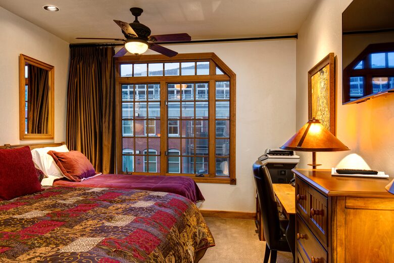 2nd Room with the View of the City and Mountains