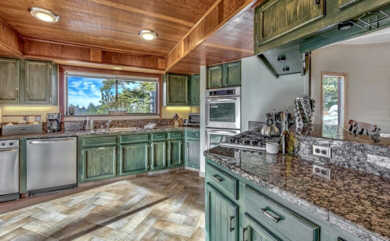 Plenty of room in kitchen to prepare a feast together!