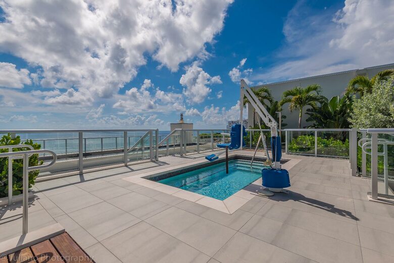 Contemporary Costa Hollywood Beach Resort - Hollywood, Florida