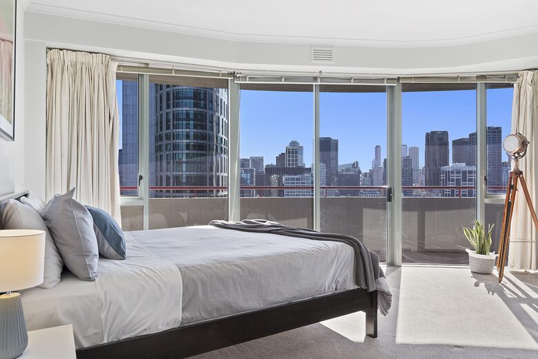 Modern Queensbridge Residence - Melbourne, Australia
