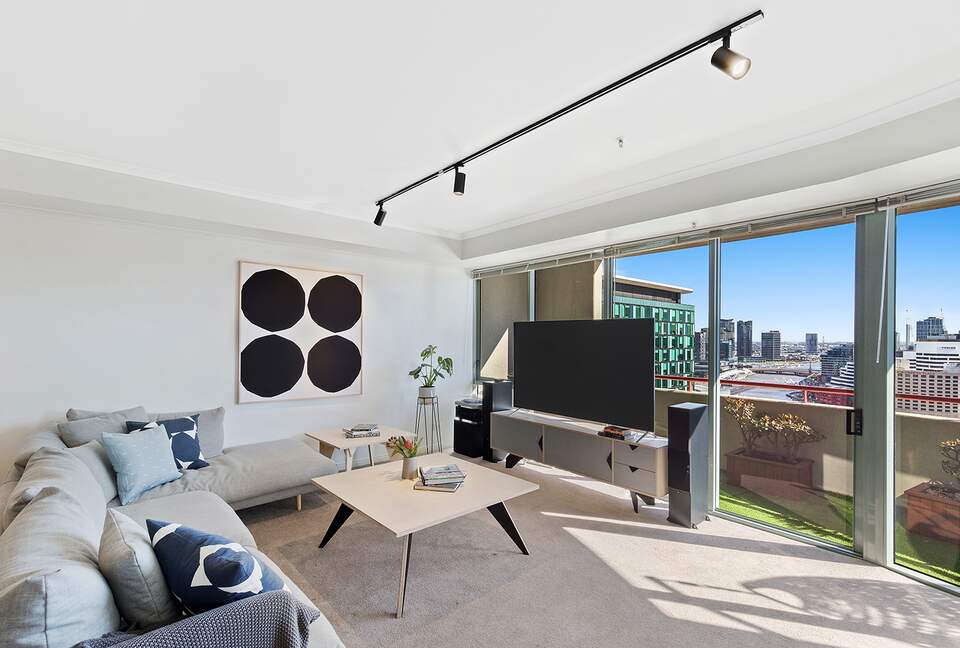 Modern Queensbridge Residence - Melbourne, Australia