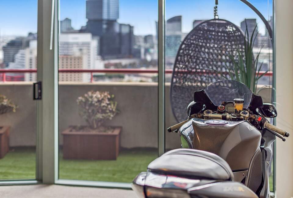 Modern Queensbridge Residence - Melbourne, Australia
