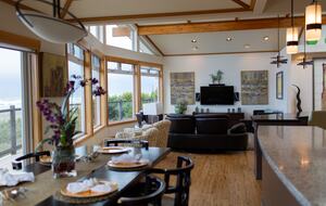 Stunning Oregon Coast House of Tranquility - Waldport, Oregon