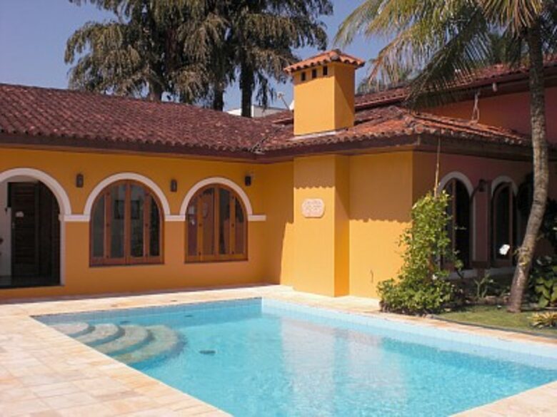 Oceanfront Mansion in Famous Resort Santa Rita - Ubatuba, Brazil