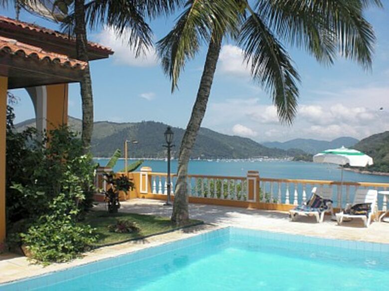Oceanfront Mansion in Famous Resort Santa Rita - Ubatuba, Brazil