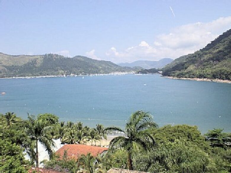 Oceanfront Mansion in Famous Resort Santa Rita - Ubatuba, Brazil