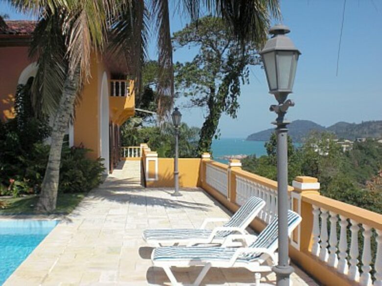 Oceanfront Mansion in Famous Resort Santa Rita - Ubatuba, Brazil