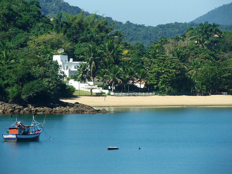 Oceanfront Mansion in Famous Resort Santa Rita - Ubatuba, Brazil