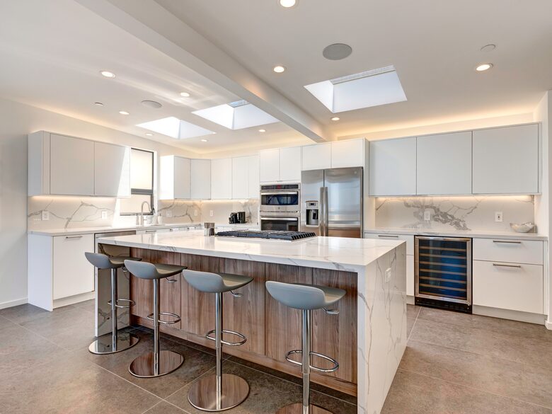 Manhattan Beach Getaway - Perfect Downtown/Beach Location! - Manhattan Beach, California