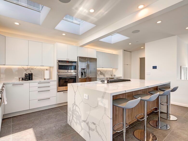 Manhattan Beach Getaway - Perfect Downtown/Beach Location! - Manhattan Beach, California