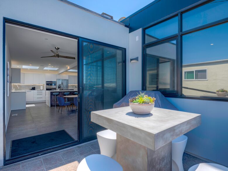 Manhattan Beach Getaway - Perfect Downtown/Beach Location! - Manhattan Beach, California