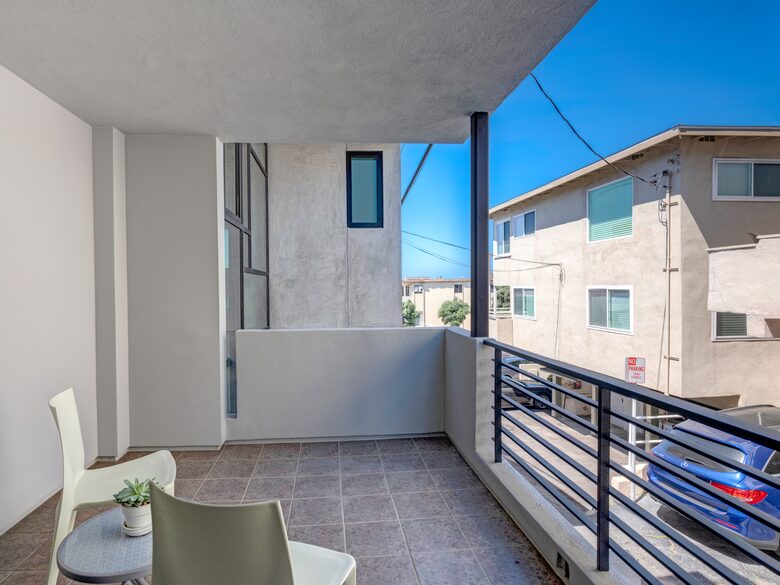 Manhattan Beach Getaway - Perfect Downtown/Beach Location! - Manhattan Beach, California