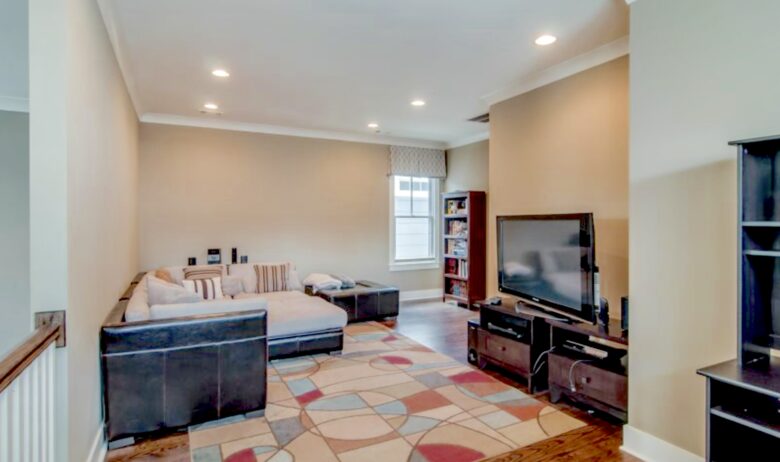 12th South Nashville Beauty - Nashville, Tennessee