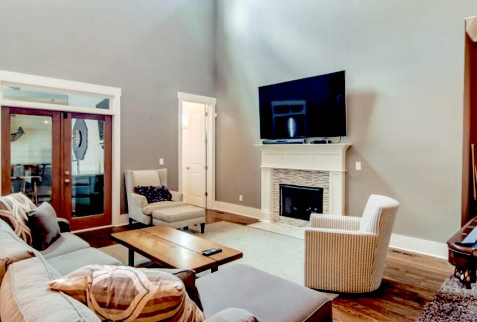 12th South Nashville Beauty - Nashville, Tennessee