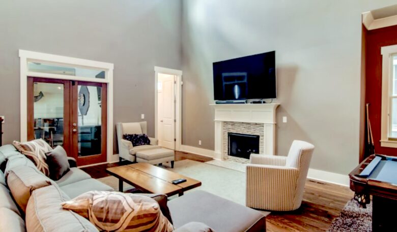 12th South Nashville Beauty - Nashville, Tennessee
