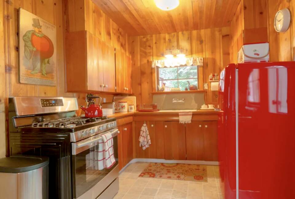 Cozy Tahoe Vista Cabin - Kings Beach, California