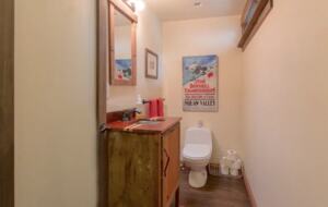 Cozy Tahoe Vista Cabin - Kings Beach, California