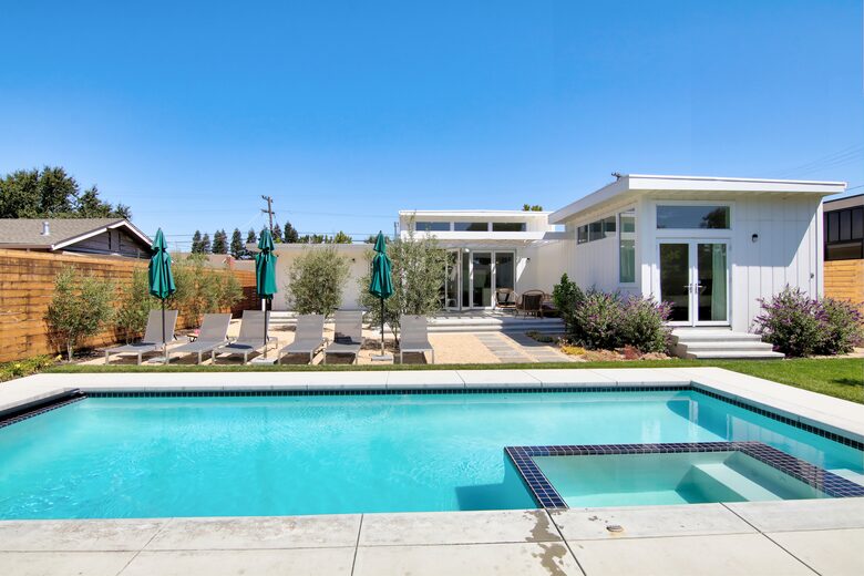 Sonoma Plaza Modern Living - Sonoma, California