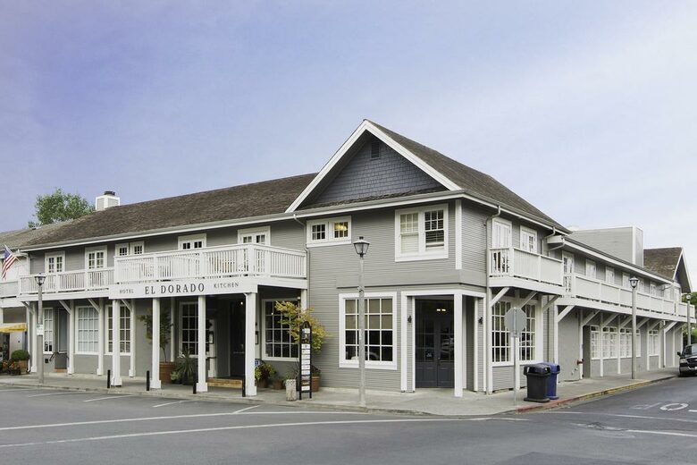 Sonoma Plaza Modern Living - Sonoma, California