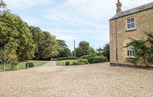 The Coach House - Burton Le Coggles, United Kingdom