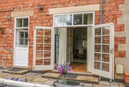 The Coach House - Burton Le Coggles, United Kingdom
