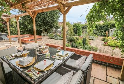 The Coach House - Burton Le Coggles, United Kingdom
