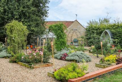 The Coach House - Burton Le Coggles, United Kingdom