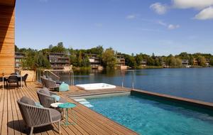 The Pool Deck - Lechlade, Cotswolds, Gloucestershire, United Kingdom