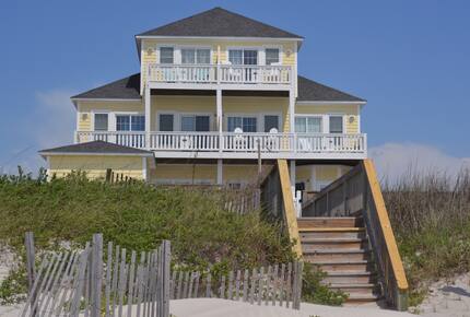 Oceanfront- Heated Pool! Private & Hot Tub - North Topsail Beach, North Carolina