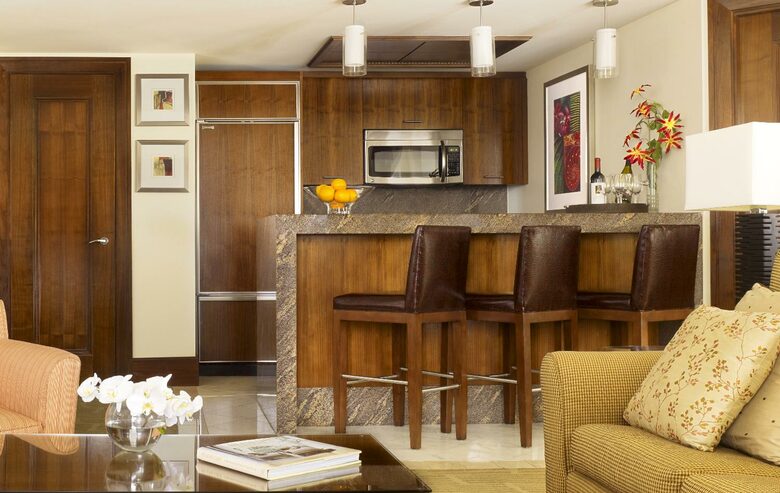 Topaz 1 BR Suite at The Reef Atlantis - Paradise Island, Bahamas