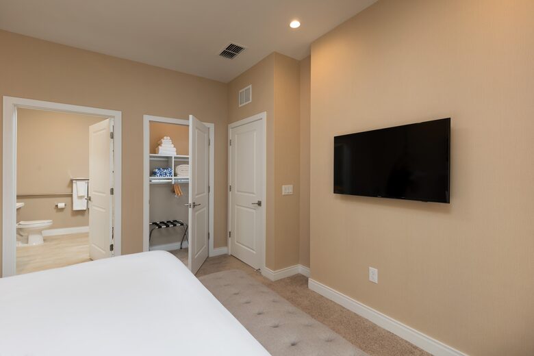 Magic Village Views, Orlando - 4 Bedroom Suite - Kissimmee, Florida