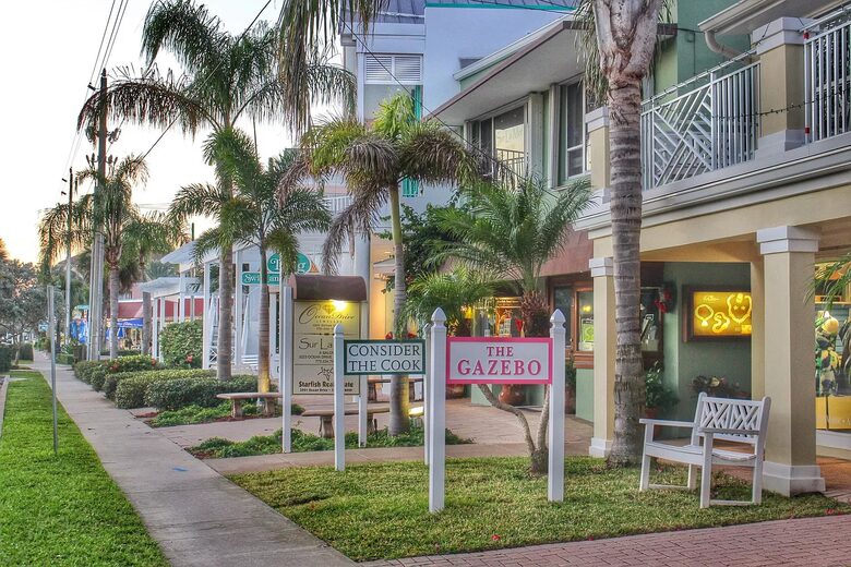 Downtown Vero - on the beach