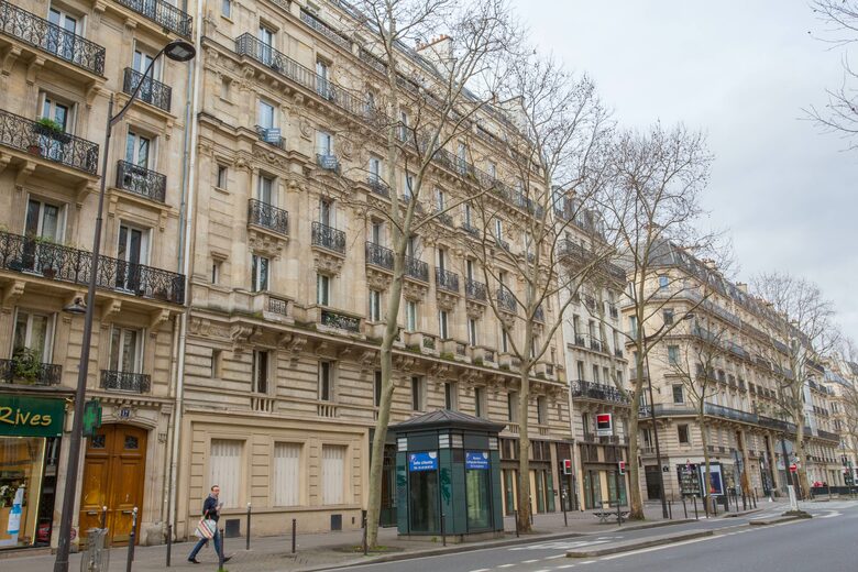 Elegant 5th Arrondissement Apartment (R) - Paris, France