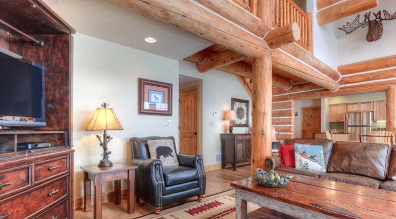 Mountainside Ski-in/Ski-out Luxury Cabin - Big Sky, Montana
