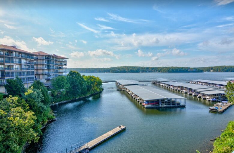 Lake of the Ozarks Waterfront Retreat - Lake Ozark, Missouri