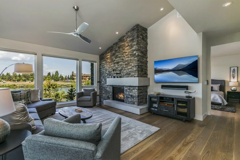 Riverside Landing - Bend, Oregon