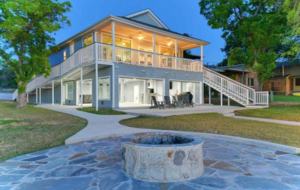 Perfect Lakehouse Getaway on Lake LBJ - Horseshoe Bay/Kingsland - Kingsland, Texas