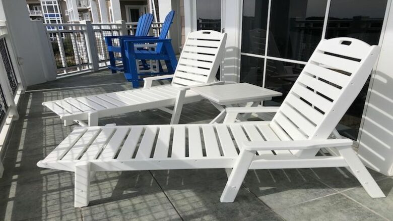 Lots of balcony furniture for your pleasure