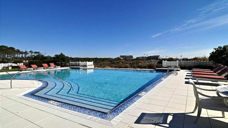 Infinity condo pool