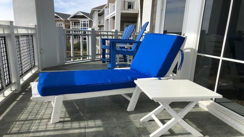 Balcony has three sides so you can get sun or shade at anytime!