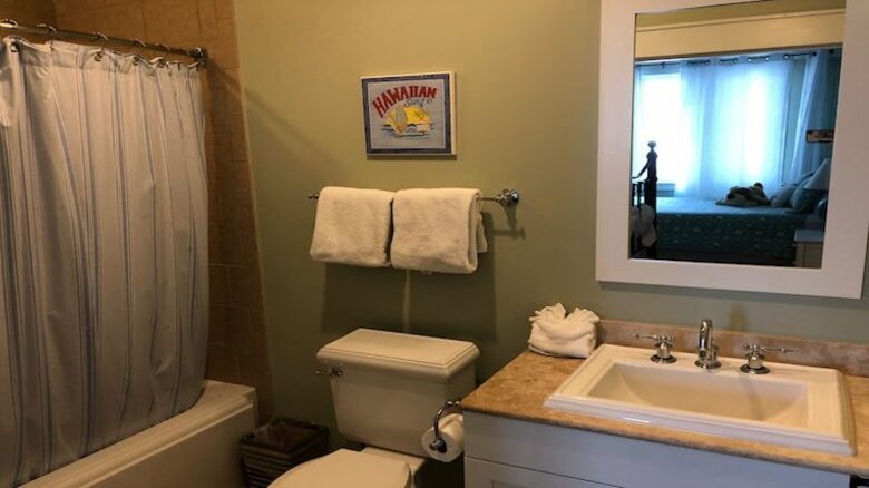 3rd bathroom (each bedroom has on-suite bathroom)