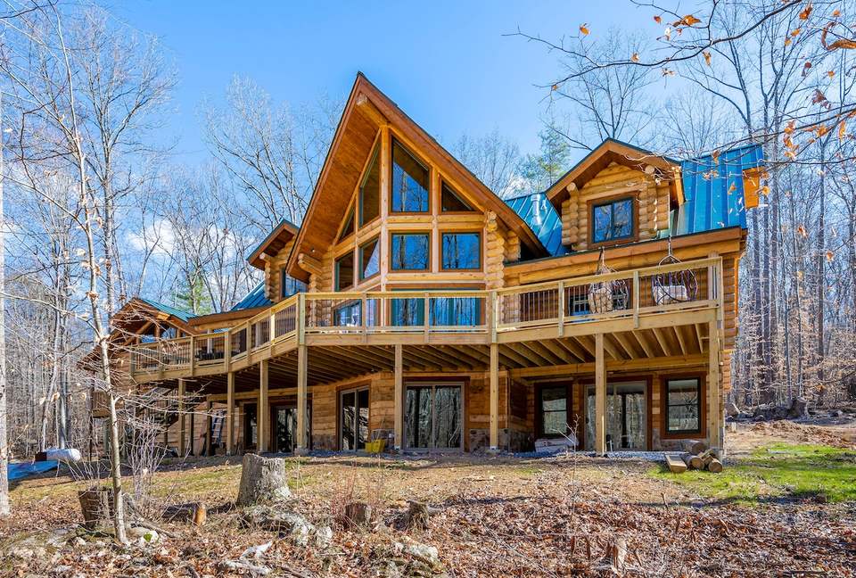 Custom Luxury Log Home at Sugarloaf Mountain - Dickerson, Maryland