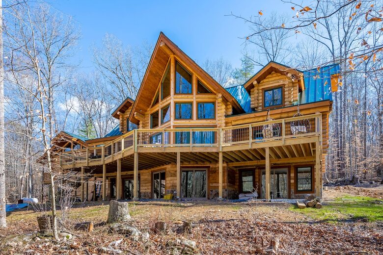 Custom Luxury Log Home at Sugarloaf Mountain - Dickerson, Maryland