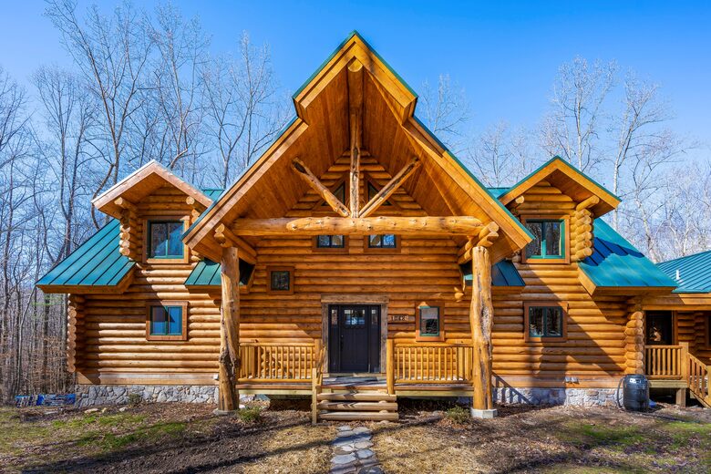 Custom Luxury Log Home at Sugarloaf Mountain - Dickerson, Maryland