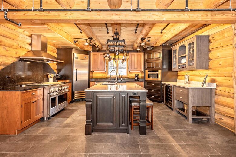 Custom Luxury Log Home at Sugarloaf Mountain - Dickerson, Maryland
