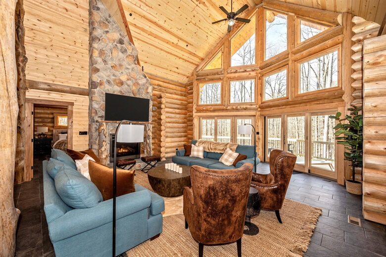 Custom Luxury Log Home at Sugarloaf Mountain - Dickerson, Maryland