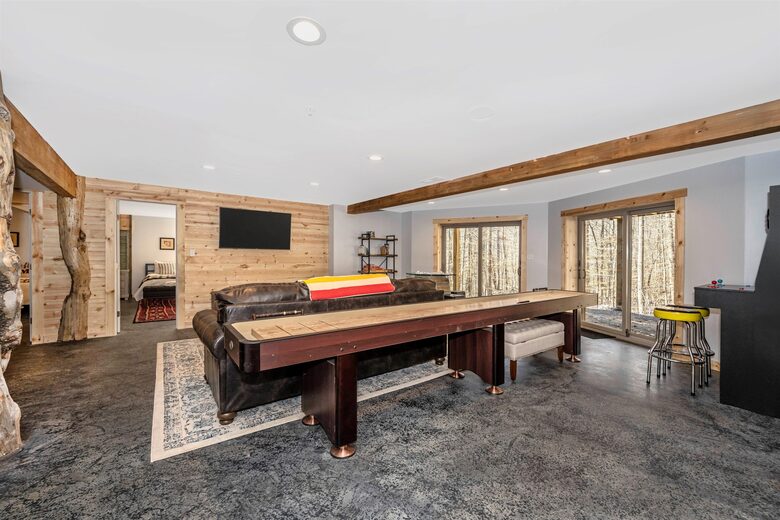 Custom Luxury Log Home at Sugarloaf Mountain - Dickerson, Maryland
