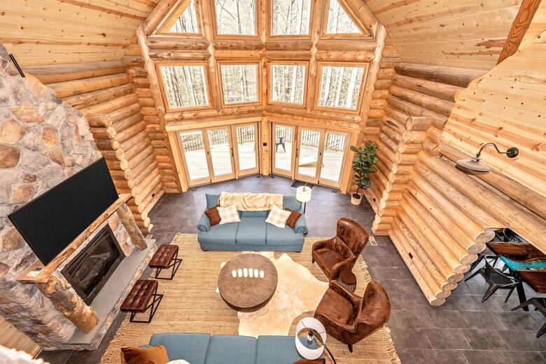 Custom Luxury Log Home at Sugarloaf Mountain - Dickerson, Maryland